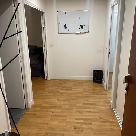 Apartment 17 Paris